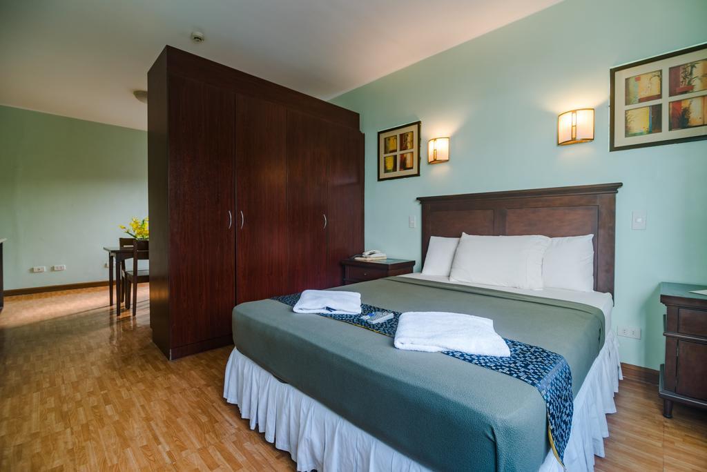 Oftana Suites Mandaue City Exterior photo