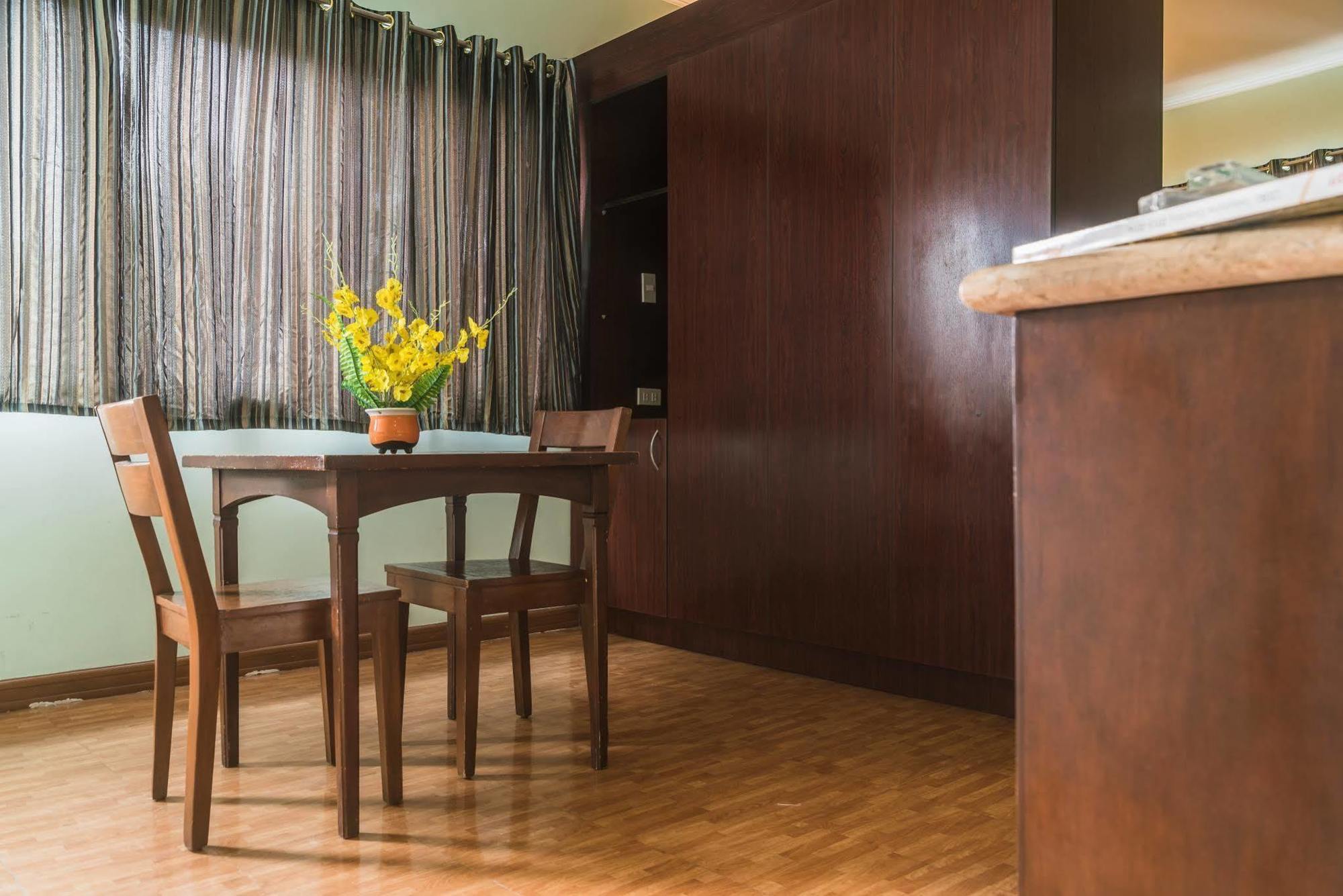 Oftana Suites Mandaue City Exterior photo